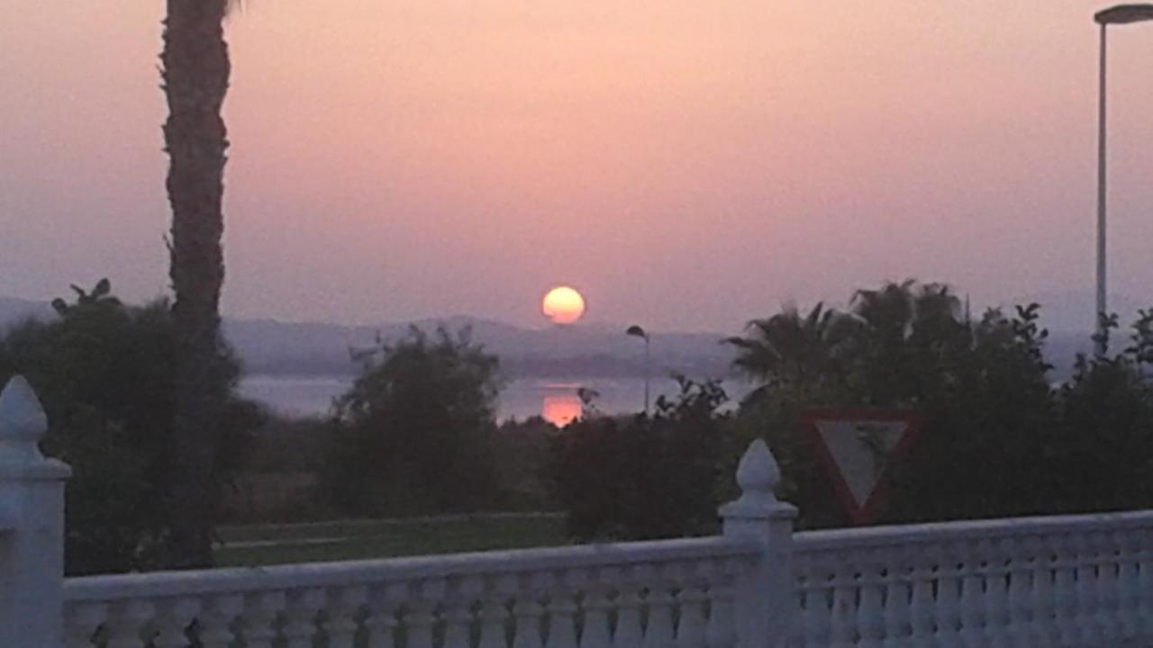 Bnb Casa Frente Al Lago Rosa Torrevieja Ngoại thất bức ảnh